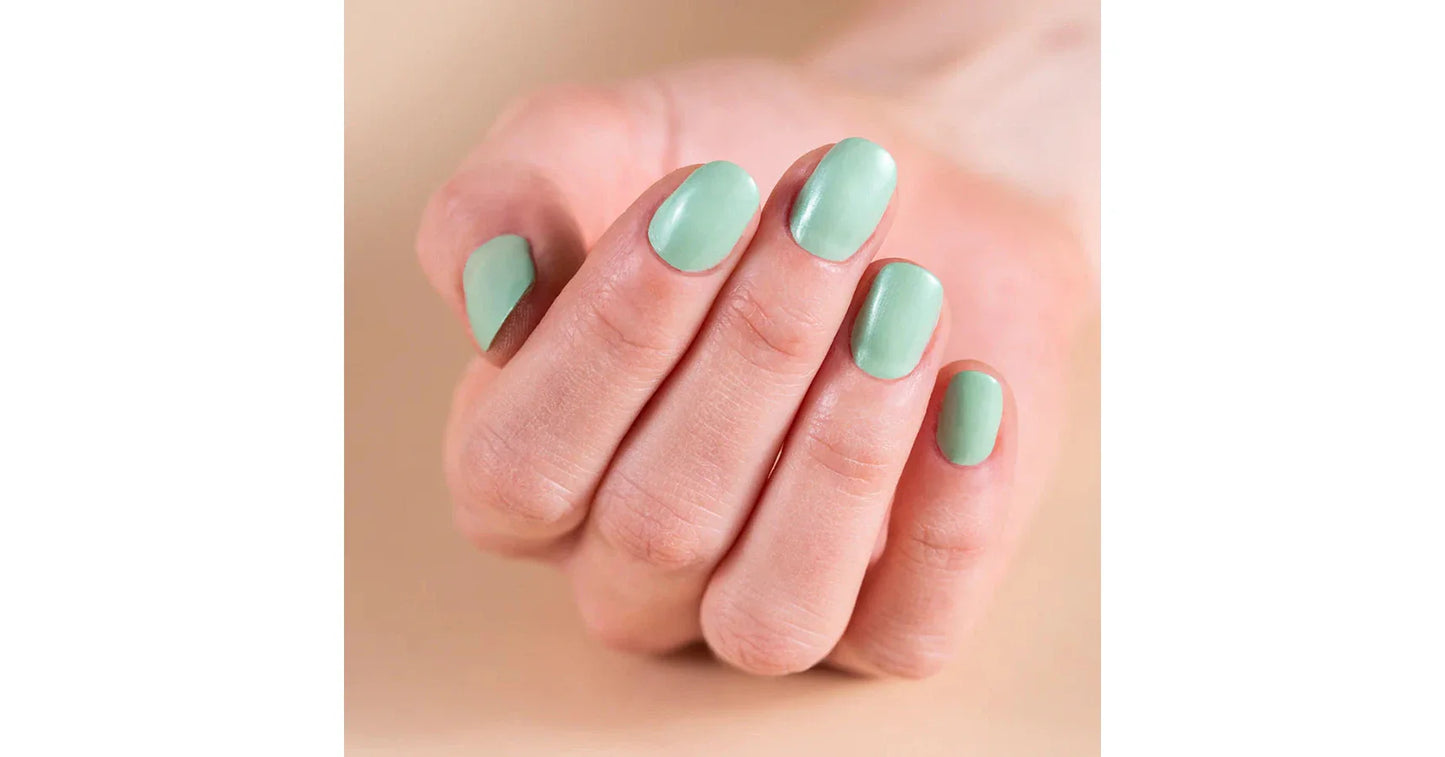 CND Vinylux - Mint & Meditation (0.5oz.)